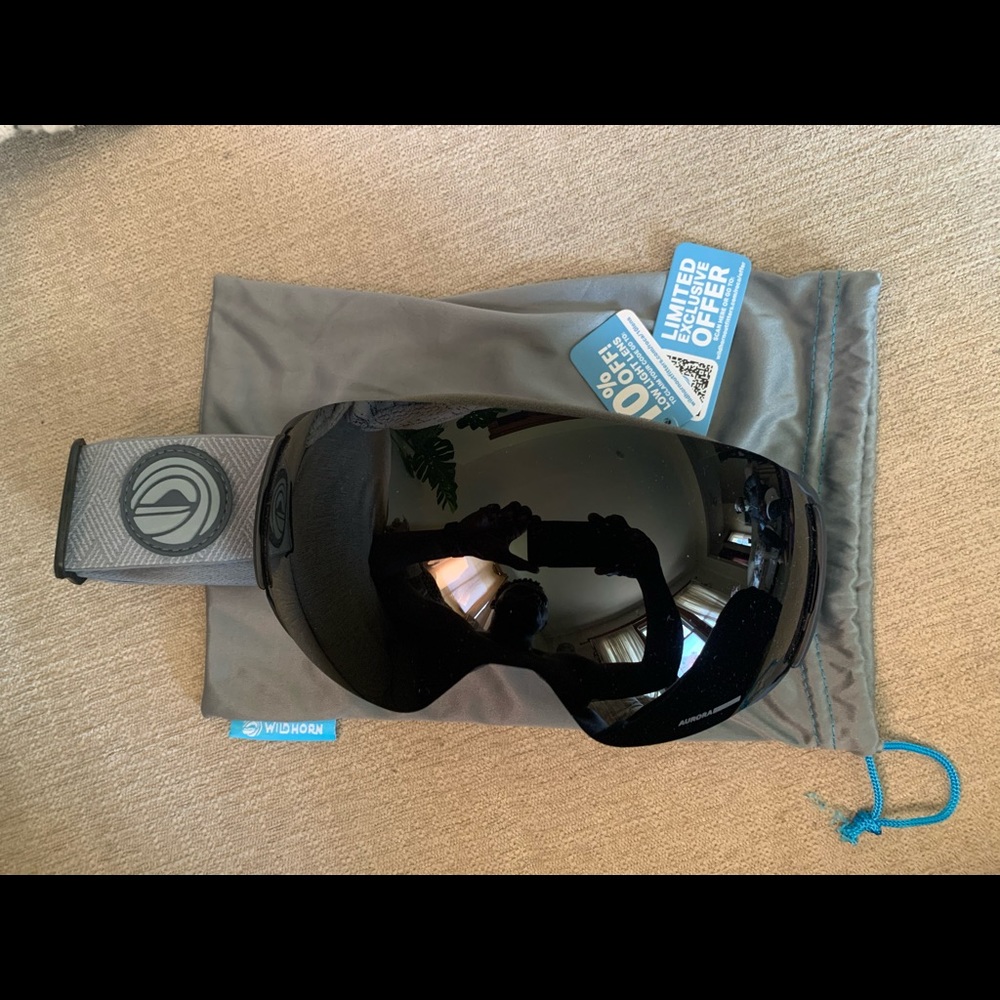 WildHorn snow goggles
